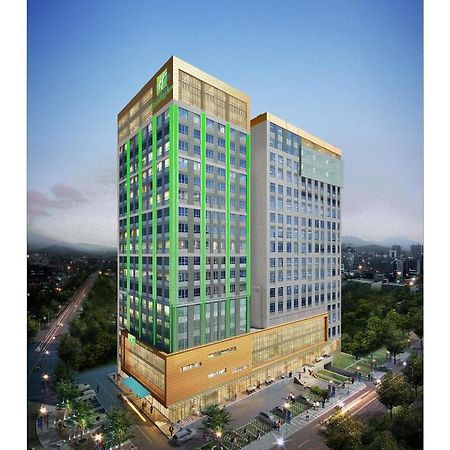 Holiday Inn Ulaanbaatar By Ihg Zewnętrze zdjęcie